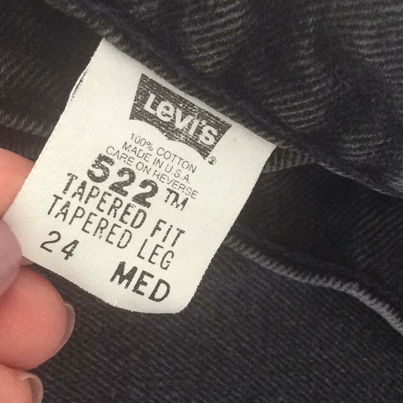 Levi’s Black Denim Women’s Tapered fit 24 Med - Picture 3 of 5